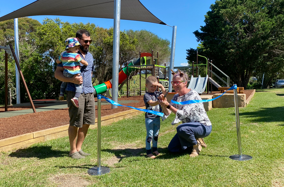 Local residents with Shoalhaven City Council Mayor Amanda Findley cutting the ribbon