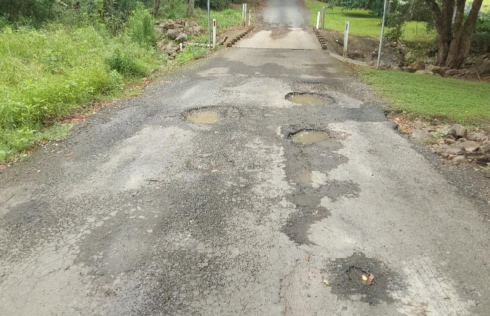 Bundewallah Road, Bundewallah - Damage to Bundewallah Road